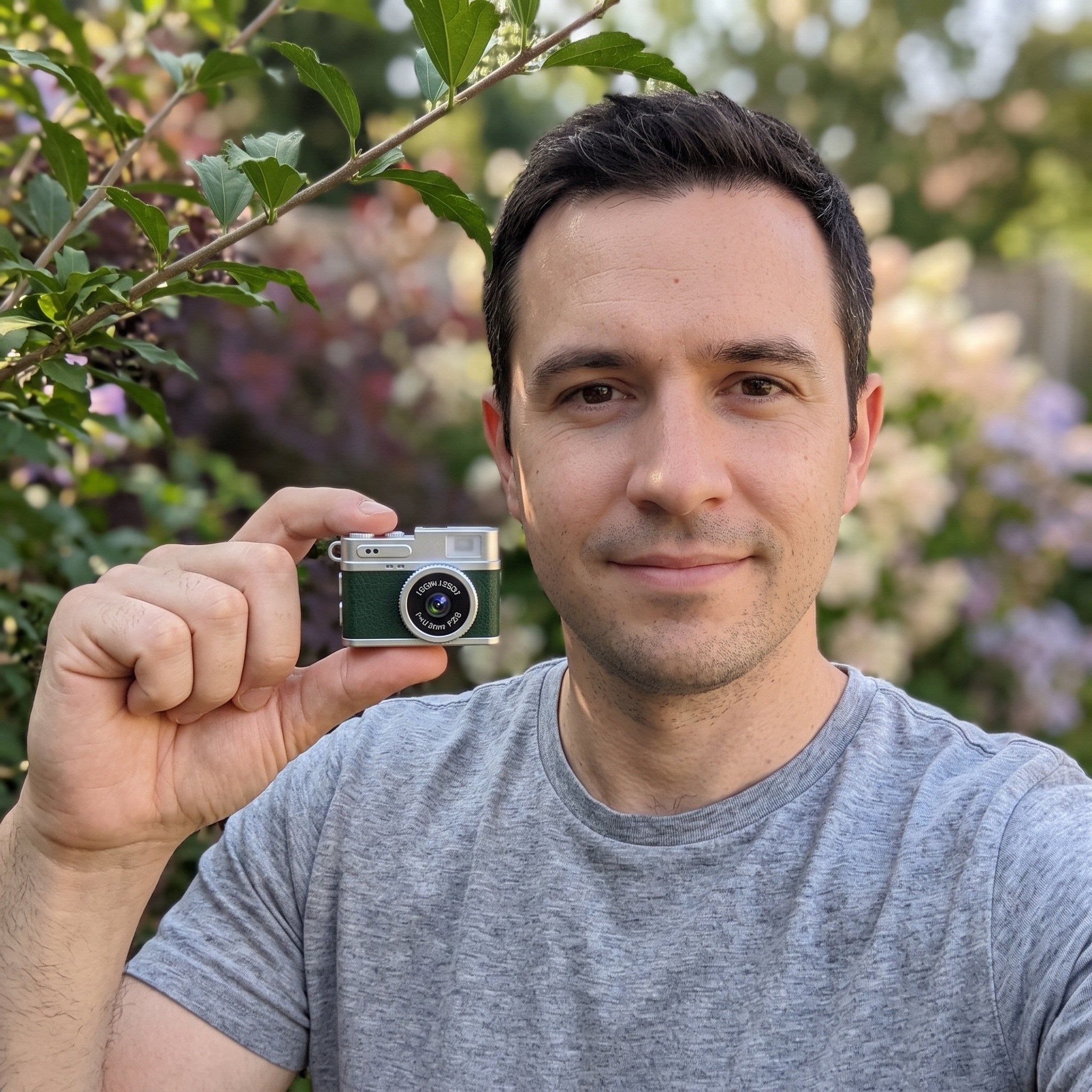 Little Snap mini camera in an owner photo, scene 4